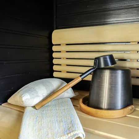 Arctic Ranka Villa *